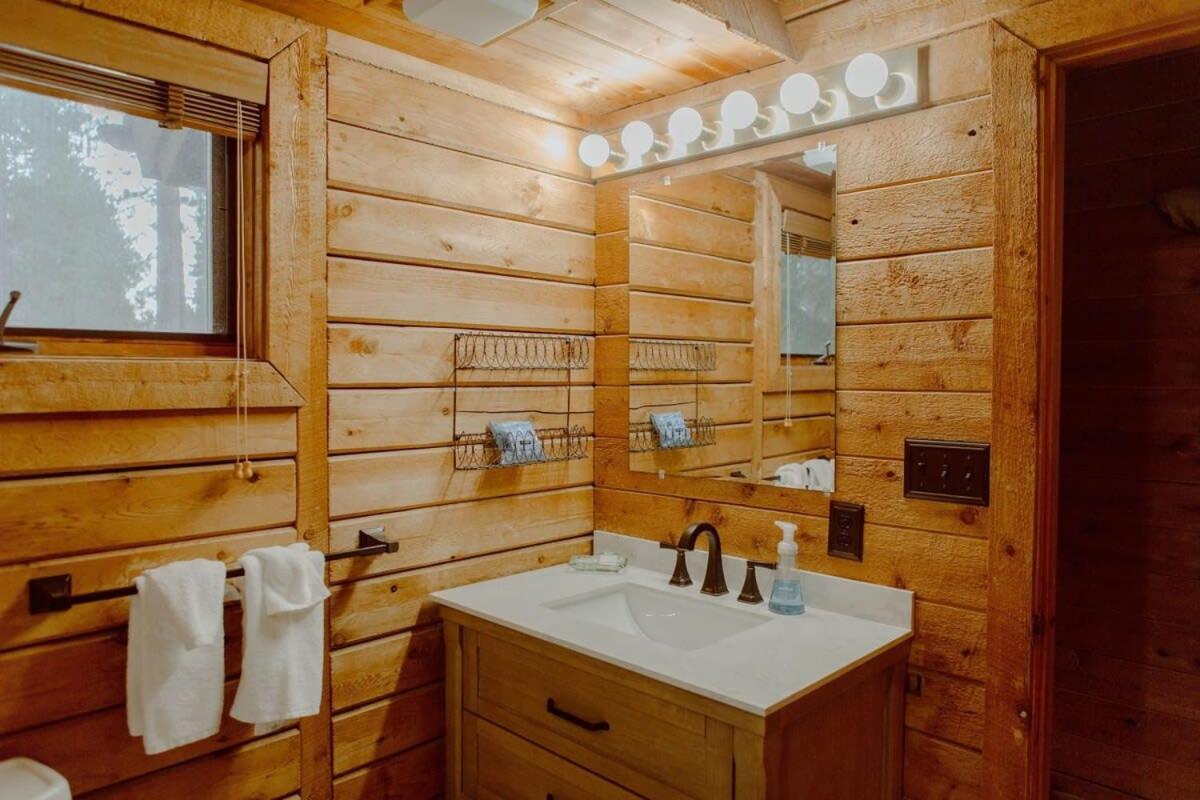 Crystal Mountain Cabin-Shuttle Pass Included! Thompsonville Esterno foto