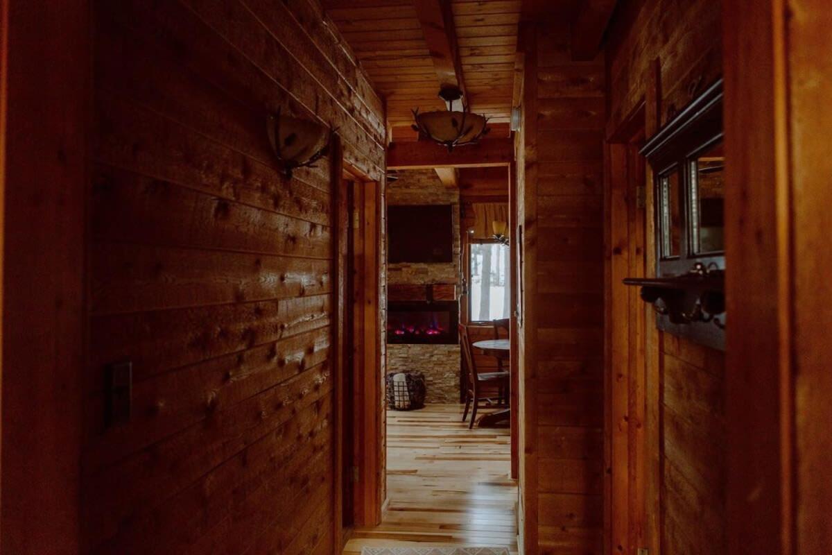 Crystal Mountain Cabin-Shuttle Pass Included! Thompsonville Esterno foto