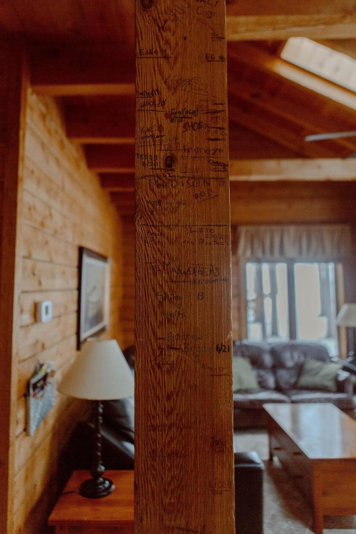 Crystal Mountain Cabin-Shuttle Pass Included! Thompsonville Esterno foto